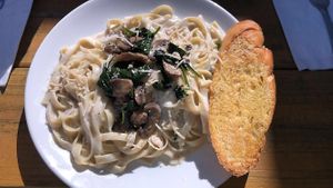 Alfredo with mushrooms 😋😋 at Korny Vibes in Houston