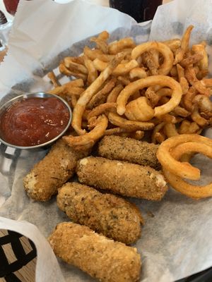 Mozzarella sticks at Korny Vibes in Houston