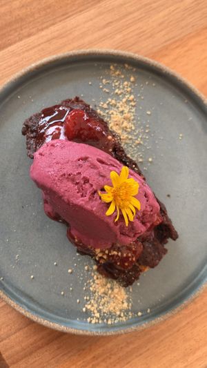 Brownie com sorvete e calda de frutas vermelhas   at Cajui in Sao Paulo