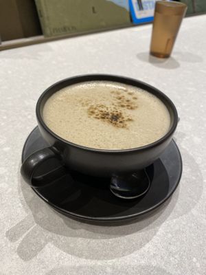 Hojicha latte at lyemon 伊右衛門カフェ in Kawasaki