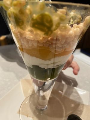 Black sugar warabi mochi parfait  at lyemon 伊右衛門カフェ in Kawasaki