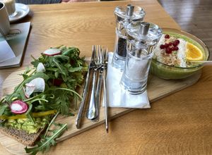 „Green as can be“ breakfast  at 5 Senses Espresso Bar in Bonn