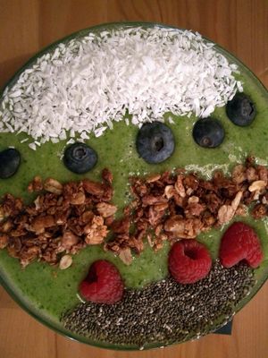 Green smoothie bowl at 5 Senses Espresso Bar in Bonn