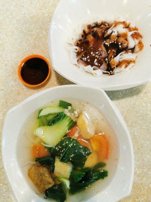 Yong Tau Fu at Pine Tree Cafe 长春树 - Lucky Plaza in Central Singapore
