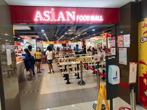 Located inside food mall at Pine Tree Cafe 长春树 - Lucky Plaza in Central Singapore