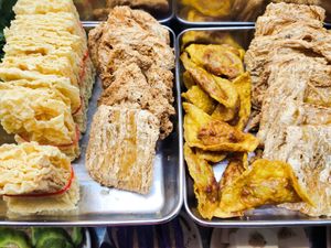 Fried items at Pine Tree Cafe 长春树 - Lucky Plaza in Central Singapore