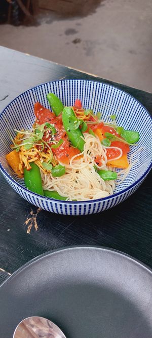 Koud gerecht met verassende watermeloen sashimi at Barkade in Den Bosch