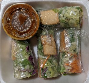 salad rolls at M & P Thai Noodle in Lincoln City
