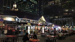 Night scene of lau pa Sat Market at Shree Bhaavan - Lau Pa Sat in Central Singapore