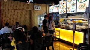 Restaurant interior at Shree Bhaavan - Lau Pa Sat in Central Singapore