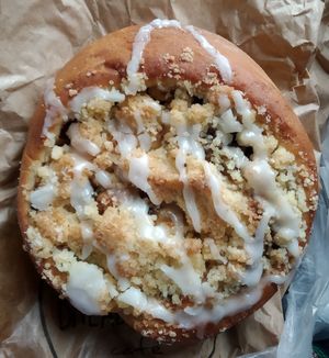 Apple & cinnamon drożdżówka at Bread House in Torun