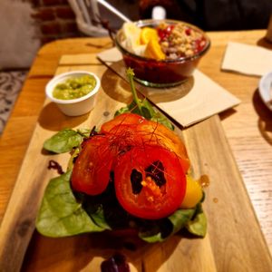 Stulle und Smoothie Bowl at Ma in Bremen