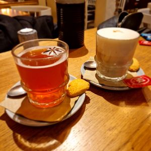 Rhabarber und Cappuccino at Ma in Bremen