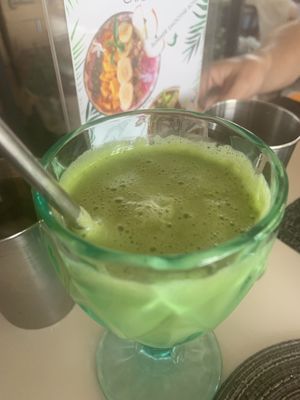 Green monster juice at Summer Cafe in Coron