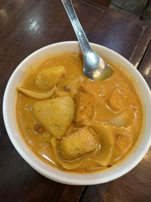 Massaman soup curry   at Eating Time in Koh Samui