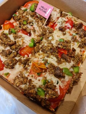 Cheesy Omnimeat Pizza ~ 26/2/22 at Mong Cha Cha Cafe 夢茶茶 in Central Singapore