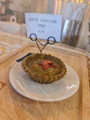 Dirty Hojicha Tart ~ 1/3/22 at Mong Cha Cha Cafe 夢茶茶 in Central Singapore