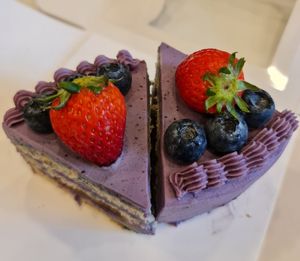 Blueberries Creme Cake ~ 11/4/22 at Mong Cha Cha Cafe 夢茶茶 in Central Singapore