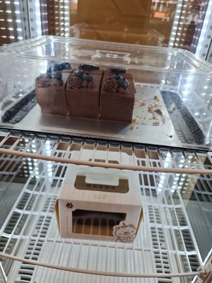 Chocolate Creme Cake in New Chiller!!! ~ 13/6/22 at Mong Cha Cha Cafe 夢茶茶 in Central Singapore