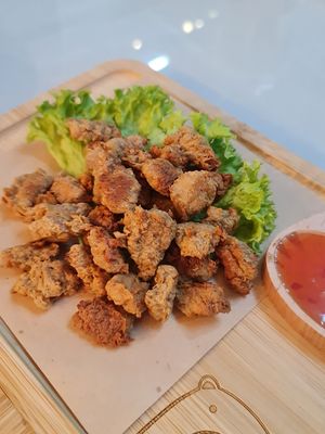Deep fried Chicken ~ 4/9/22 at Mong Cha Cha Cafe 夢茶茶 in Central Singapore