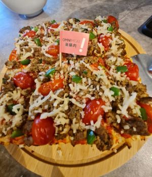 Cheezy Omnimeat Pizza ~ 23/9/22 at Mong Cha Cha Cafe 夢茶茶 in Central Singapore