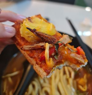 Hawaiian Pizza ~ 28/01/23 at Mong Cha Cha Cafe 夢茶茶 in Central Singapore