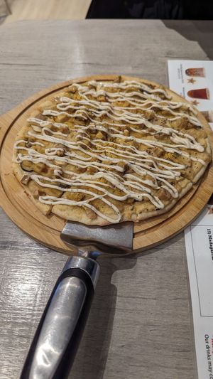 Truffle pizza at Mong Cha Cha Cafe 夢茶茶 in Central Singapore