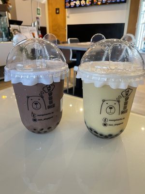 Chocolate and Osamanthus green tea. Chocolate was yum!   at Mong Cha Cha Cafe 夢茶茶 in Central Singapore