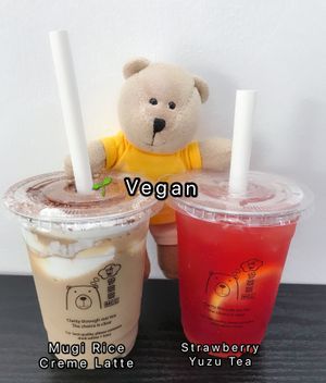 Latte & Yuzu Tea at Mong Cha Cha Cafe 夢茶茶 in Central Singapore