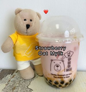 Strawberry Oat Mylk at Mong Cha Cha Cafe 夢茶茶 in Central Singapore