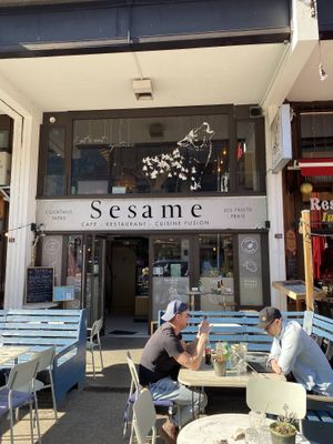 Outdoor seating   at Sesame in Chamonix-mont-blanc