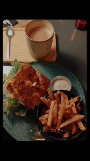 Vegan burger with focaccia bread at Sesame in Chamonix-mont-blanc