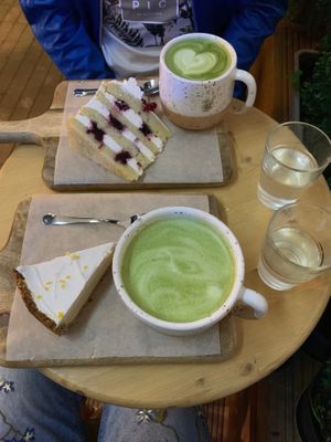 lemon and blackberry cake at Pilligreen in Minsk