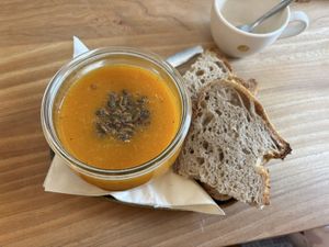 Vegan soep van groente uit de tuin   at KEEK in Utrecht