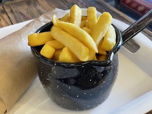 Fries, 18 lei  at Efendi Doner in Bucharest