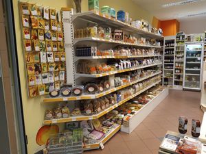 Small shop with a lot of choice at Trgovina Rastoča Jablana in Ljubljana