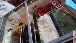 Ice cream at Cupkie in Paris