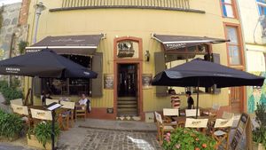 the outside at Il Paparazzo in Valparaiso