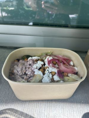 Potatoes, cabbage, broccoli, roasted chickpeas, vegan feta, pickled onions and strawberry-tahini dressingg  at Plantbeest - TARTElies in Antwerpen