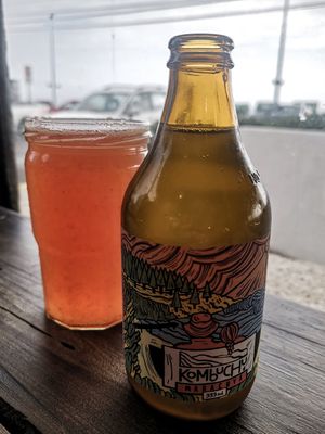 Juice and local kombucha at El Patio in Renaca