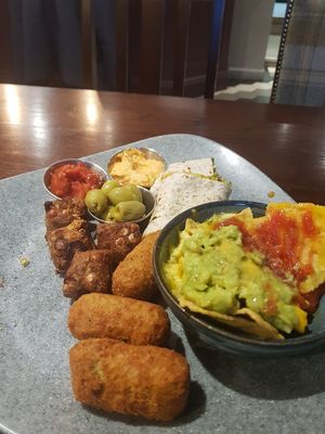 Vegan sharing platter at West Port Hotel in Linlithgow