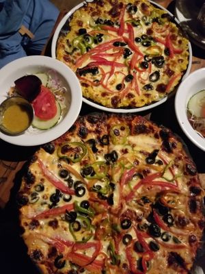 Pizza vegana los sábados por la noche! Además son hechas en horno de leña 🔥🍕🍕🔥😍😍 at Barca de Oro in Las Penitas