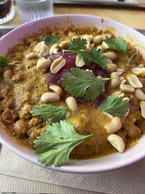 Riso, ceci latte di cocco e curry  at Green Deli in Paris