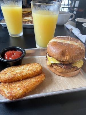 Big Brunch and Big Mosas  #Veganuary at 4th & State in Columbus