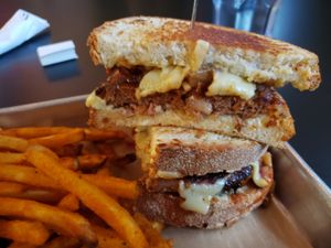 Big Island Melt at 4th & State in Columbus