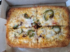 Personal jalapeno popper pizza at 4th & State in Columbus