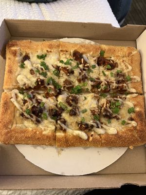 bbq chicken pizza  at 4th & State in Columbus