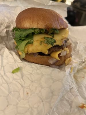 burger  at 4th & State in Columbus