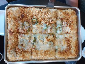 Jalapeno popper stuffed crust pizza at 4th & State in Columbus