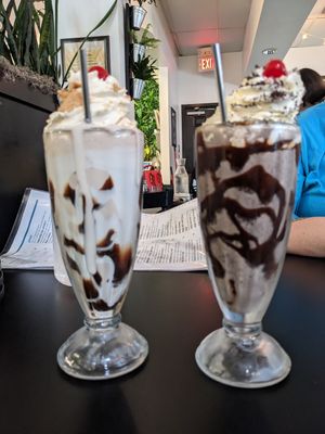 S'mores and cookies and cream sundaes at 4th & State in Columbus
